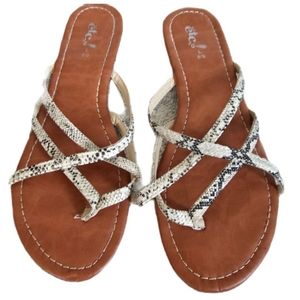 Braided faux snake sandal size 8/9 large